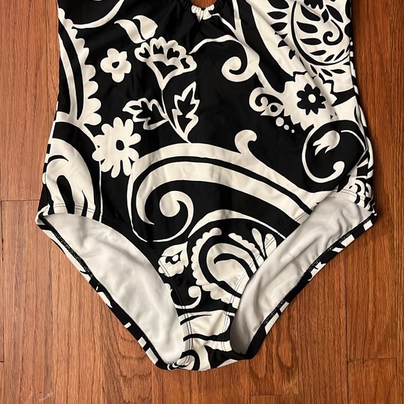 Speedo black and white bathing suit - Picture 3 of 6